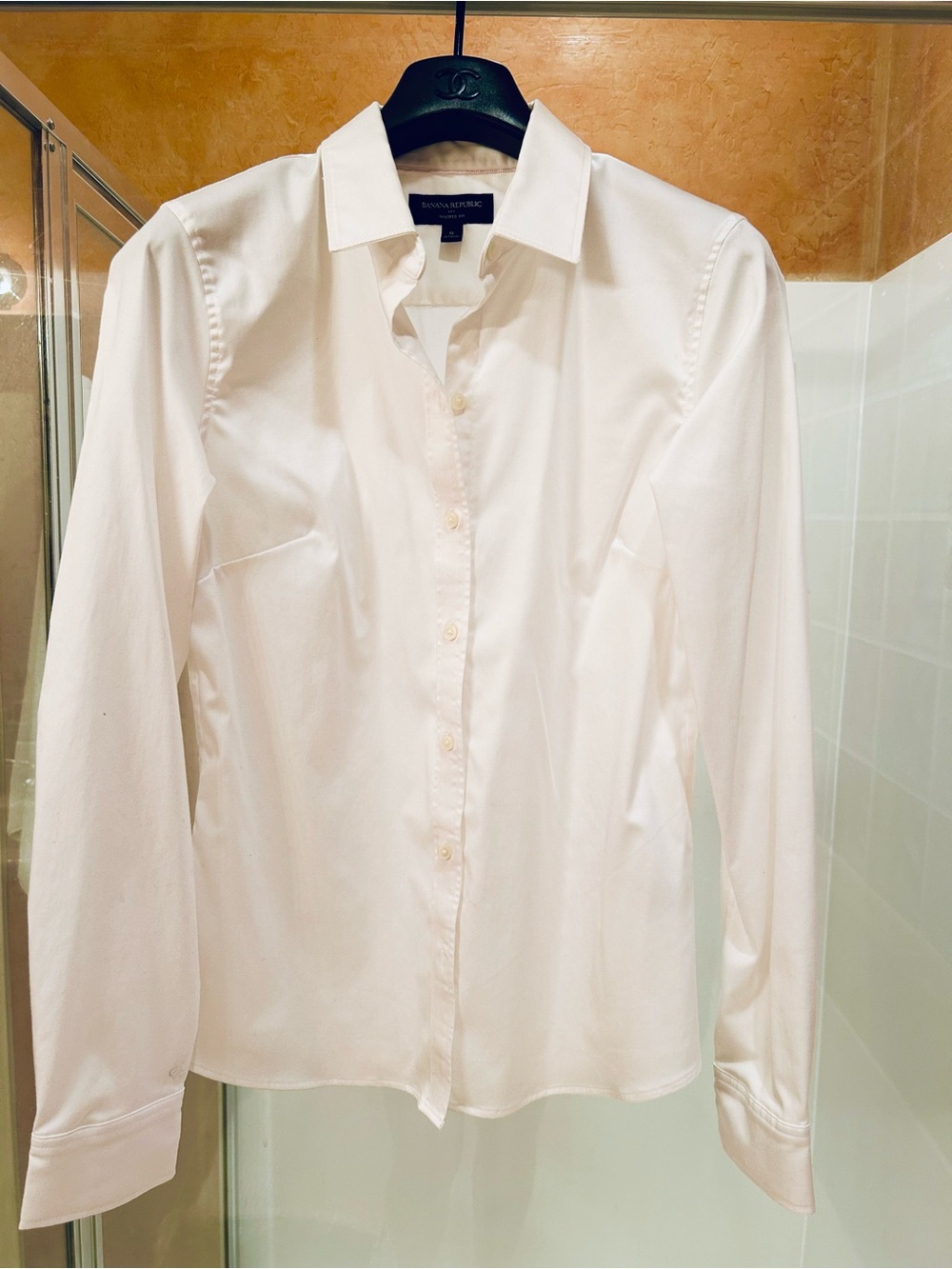 Banana Republic Women’s White Dress Shirt - Classic Button Front
